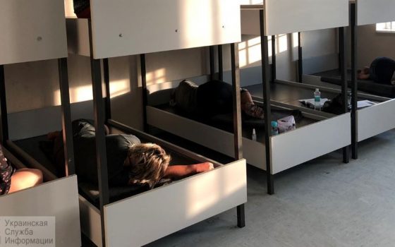 Ночь в греческом изоляторе провели 17 украинцев, вылетевших в Афины из Киева: среди них 2 детей (фото, видео) ОБНОВЛЯЕТСЯ «фото»