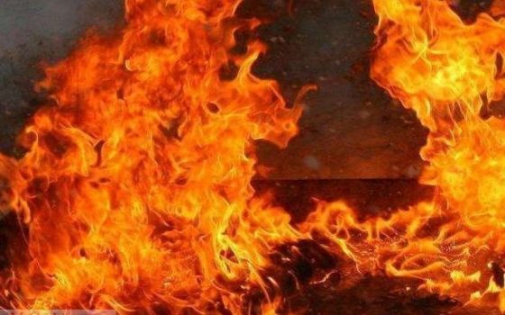 На парковке в Черноморске загорелась иномарка (видео) «фото»