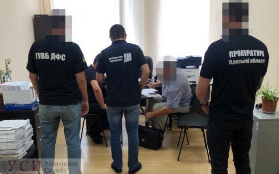 Вручили подозрение одесскому таможеннику, который “ошибся” на 270 тысяч гривен «фото»