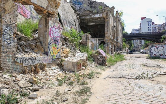 Разруха и горы мусора в самом центре Одессы: Деволановский спуск ждет реконструкции (фото) «фото»
