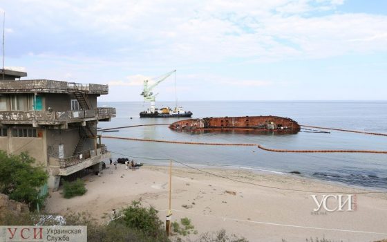 Компания “Краншип” сможет убрать Delfi с пляжа только в сентябре: будет 2 этапа работ «фото»