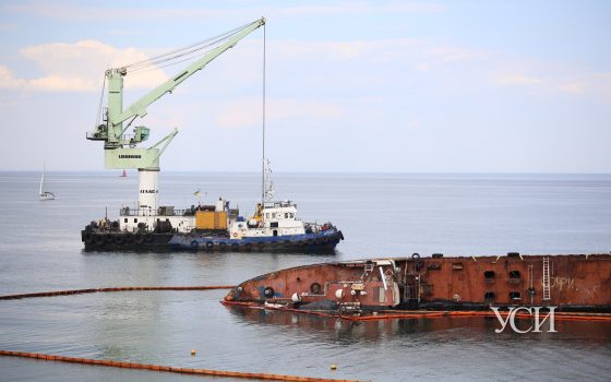 Эпопея с Delfi: в Одессе ищут кран для подъема затонувшего судна, в Киеве говорят, что уже нашли «фото»