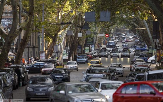 Одесса в пробках: мэрия не спешит покупать эвакуаторы для уборки неправильно припаркованных автомобилей «фото»