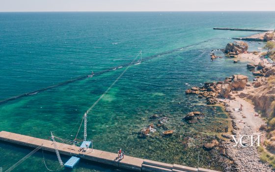 Гигантский вейк “украсил” дикий пляж в Одессе (фоторепортаж) «фото»