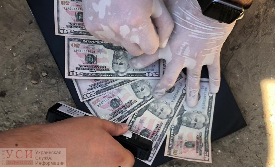 В Белгороде-Днестровском на взятке в 350 долларов задержали пограничника (фото) «фото»