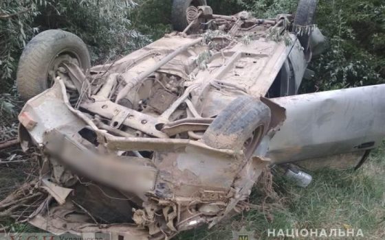 На берегу озера Ялпуг опрокинулась машина: двое пострадавших «фото»