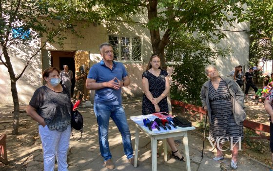 В Одессе переселенцы устроили акцию протеста: они говорят, что их хотят выселить из центра социальной помощи (фото) «фото»