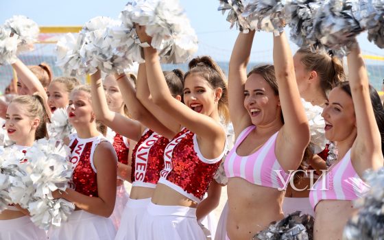 Ukrainian Beach Games: зажигательные танцы, бросание “летающей тарелки” и соревнования “настоящих мужчин”  (фоторепортаж, видео) «фото»