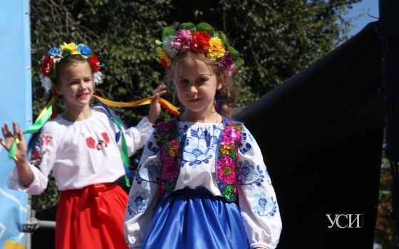 В этническом стиле: в центре Одессы прошел модный показ вышиванок (фоторепортаж) «фото»