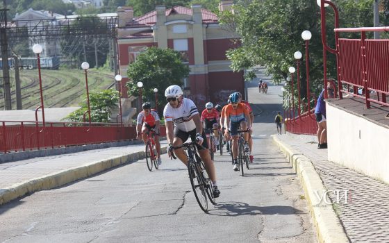 Перекрытая Приморская и велогонщики со всей страны: в Одессе стартовала Odessa Grand Prix «фото»