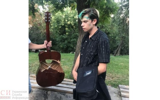 Избили и травили газом: в Стамбульском парке на подростков напали за прическу (фото, видео) «фото»