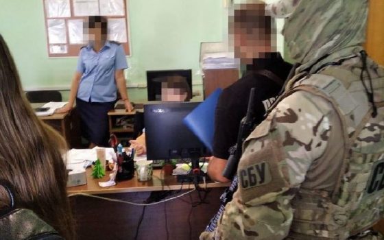 Одесские таможенники брали по 400 долларов за растаможку элитной машины «фото»