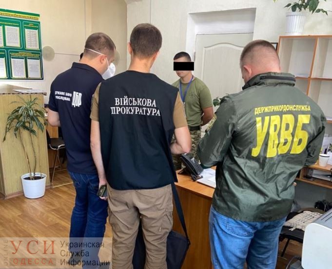 В Белгороде-Днестровском пограничник вымогал 10 тысяч за матпомощь у сослуживца «фото»