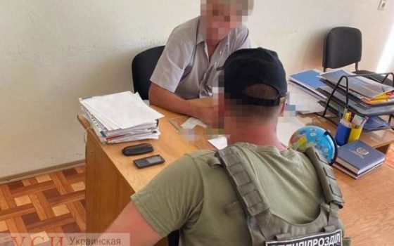 Главу одного из сельсоветов в Одесской области поймали на взятке за аренду земельного участка (фото) «фото»