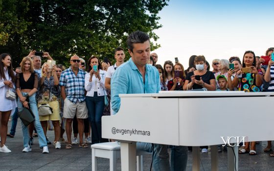 Талантливый пианист-виртуоз дал бесплатный концерт в Одессе (фото, видео) «фото»