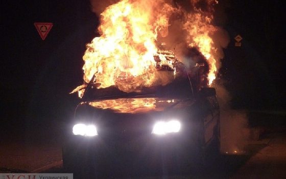 Ночью на проспекте Небесной сотни сгорела машина «фото»