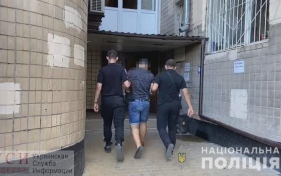 В Одессе вор залез через балкон в квартиру, но его заметили соседи «фото»