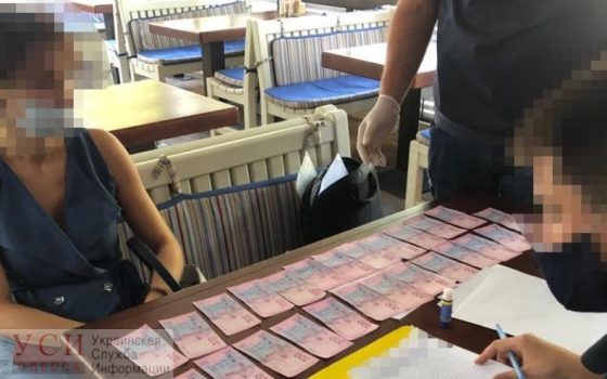 Разрешение на строительство автозаправки оценили в 2,5 тысячи “баксов”: полиция задержала чиновницу (фото) «фото»