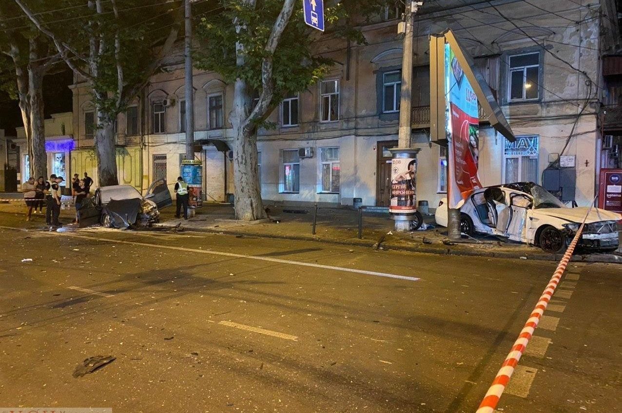 Ночью в центре Одессы столкнулись две легковушки: пострадали четыре человека (фото, видео) «фото»