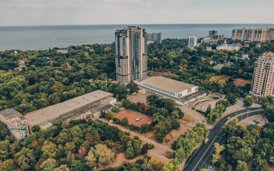 Одесский облсовет “узаконил” высотку за Дворцом спорта, строительство которой остановил суд «фото»