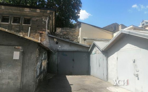 Новое строительство в Летнем театре: местные говорят, что им предлагают снести гаражи, чтобы построить ТРЦ «фото»