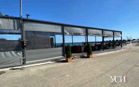 Незаконное кафе, которое сносили в Черноморке, продолжает работать (фото) «фото»