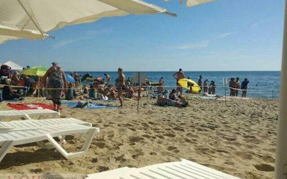 Переполох на пляже в Черноморске: водолазы наткнулись на мину (фото) «фото»