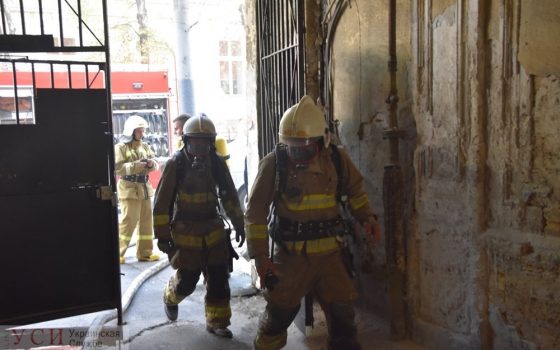 В центре Одессы горела квартира в старинном доме (фото) «фото»