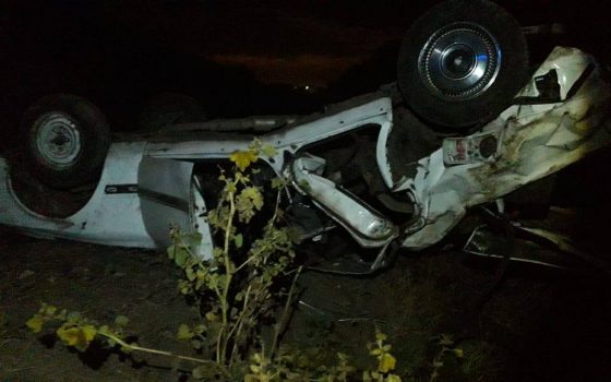 Возле “7 километра” легковушка перевернулась в кювет: двое парней погибли, четверо в больнице (фото) «фото»