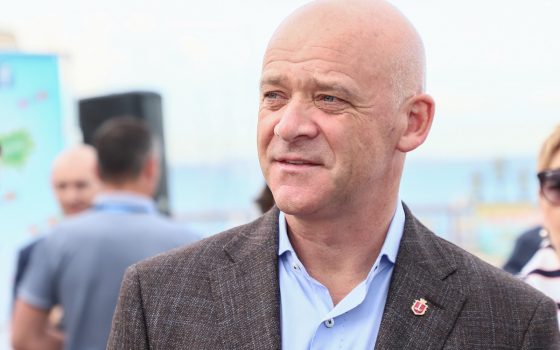 Почти три недели без денег: в штабе Труханова задолжали нанятым сотрудникам (фото) «фото»