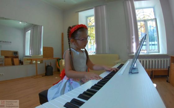 Самое искусное искусство: 4-летняя пианистка из Одессы претендует на Национальный рекорд (фото, видео) «фото»