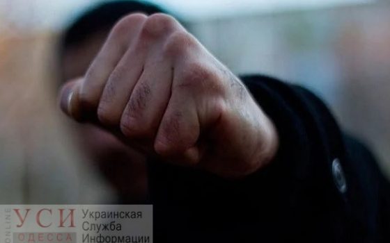 В Одессе пьяный водитель избил полицейского «фото»