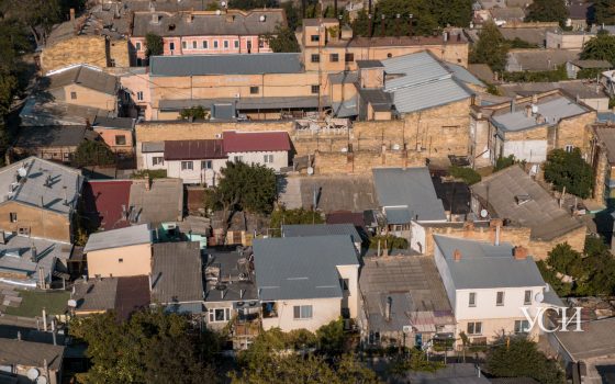 Много зелени, ракушника и пристроек: атмосферные дома Молдаванки с высоты птичьего полета (аэросъемка) «фото»