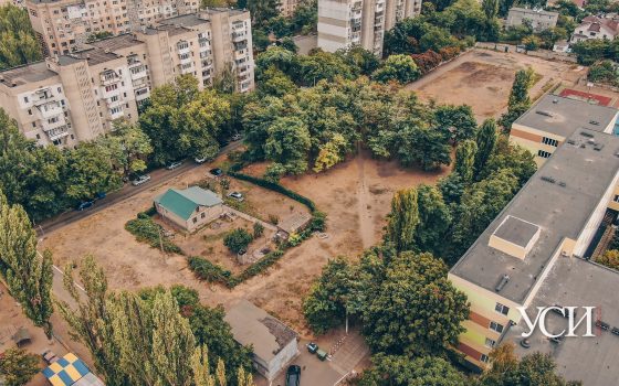 На поселке Котовского возле гимназии пытаются захватить землю (фото) «фото»