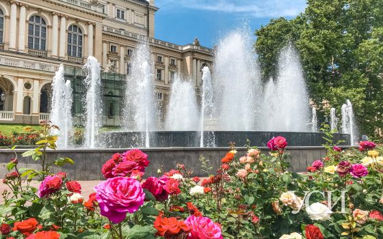 Большой фонтан возле Оперного театра повредили вандалы «фото»