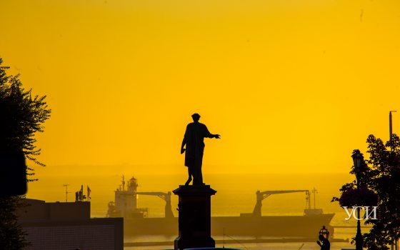 Одесситам обещают жаркую среду, а в области – утренний туман «фото»