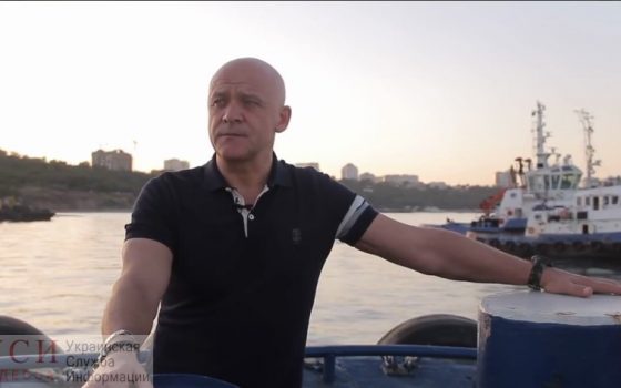 Поднять танкер или рейтинг: министр Криклий возмутился саморекламе Труханова, который пиарится на подъеме Delfi (видео) «фото»