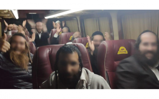 Под Одессой задержали хасидов-паломников, которые возвращались из Умани после Рош а-Шана: они устроили танцы (фото, видео) «фото»