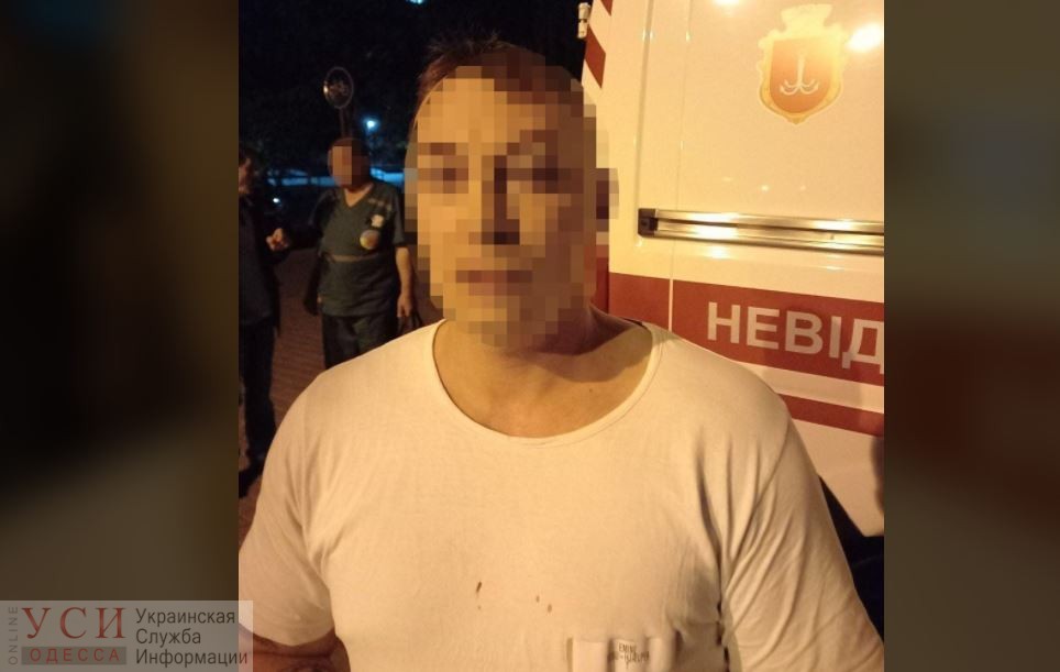 Били фельдшера ногами: в Одессе задержали неадекватных “пациентов” «фото»