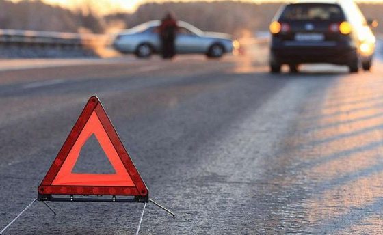 У села Кучурган разбился автомобиль: пострадавшие оказались заблокированы внутри (фото) «фото»