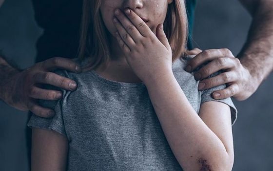 Изнасилование 13-летней девочки в Одесской области: дело не закрыто, но следствие не ведется «фото»