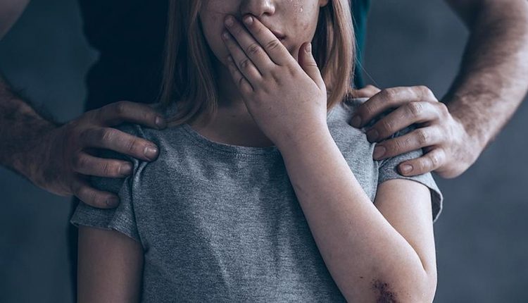 Изнасилование 13-летней девочки в Одесской области: дело не закрыто, но следствие не ведется «фото»