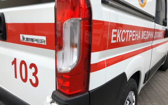 Возле одесской больницы выстроилась очередь из машин скорой помощи (видео) «фото»