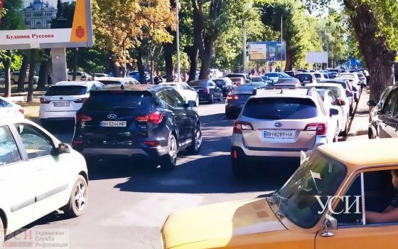 Спешим в школу: в День знаний Одесса застряла в пробках «фото»