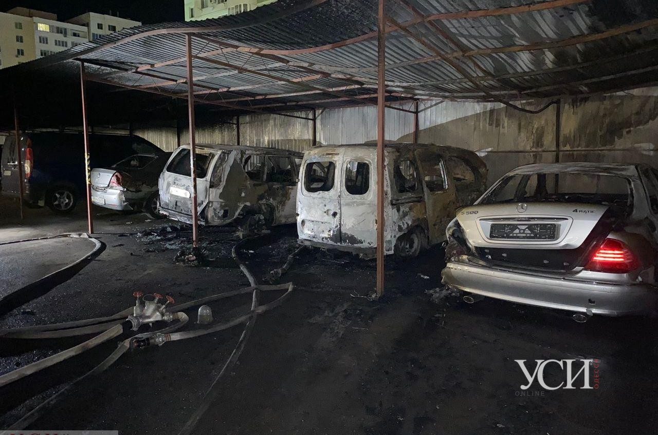 В Одесской области ночью сгорели 4 машины (фото) «фото»