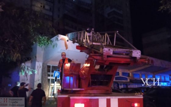 Ночь пожаров: на Фонтане горит дом, а на Молдаванке – завод “Левада” (фото) «фото»