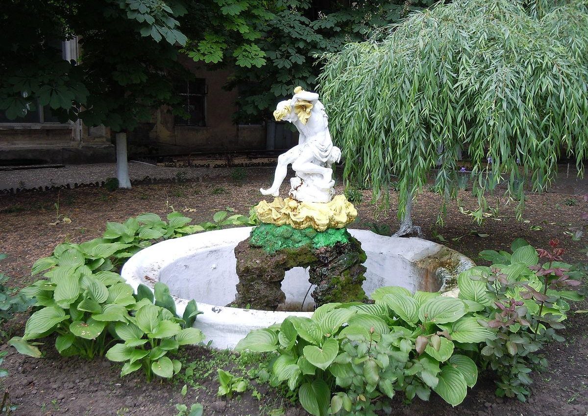 В Одессе за 1 млн отреставрируют столетний фонтан “Мальчик на черепашке” «фото»