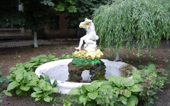 В Одессе за 1 млн отреставрируют столетний фонтан “Мальчик на черепашке” «фото»