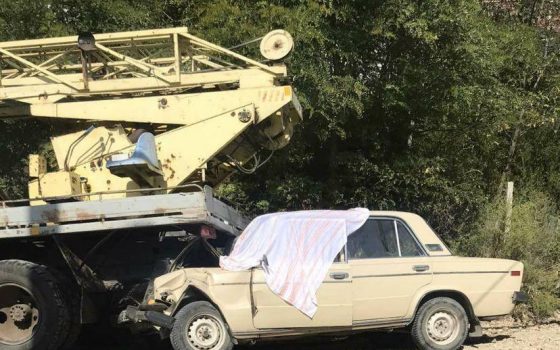 Смертельное ДТП: водитель легковушки потерял сознание и машина врезалась в автовышку «фото»