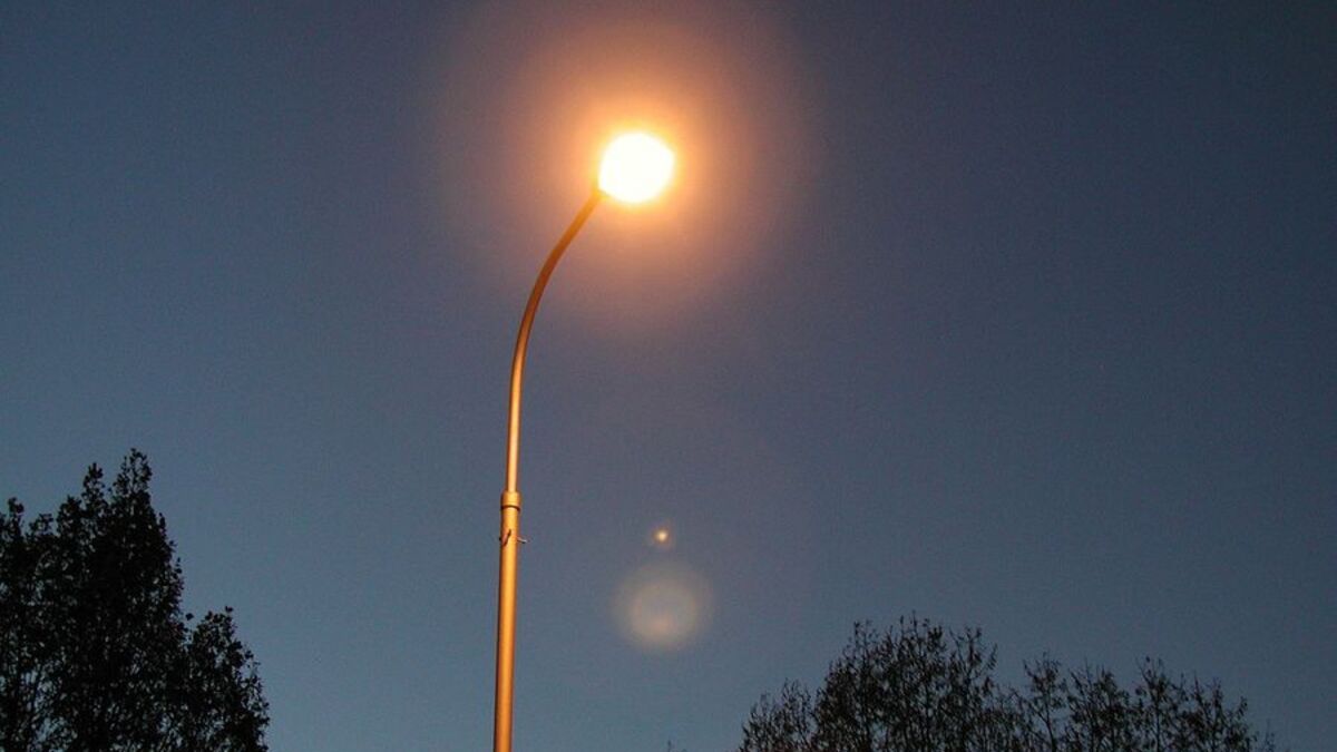 Да будет свет: в Суворовском районе начали капремонт сетей освещения «фото»